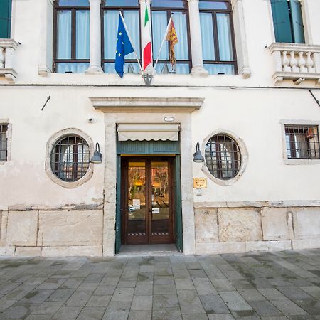 Casa Sant'Andrea Bed & Breakfast Venesia Bagian luar foto