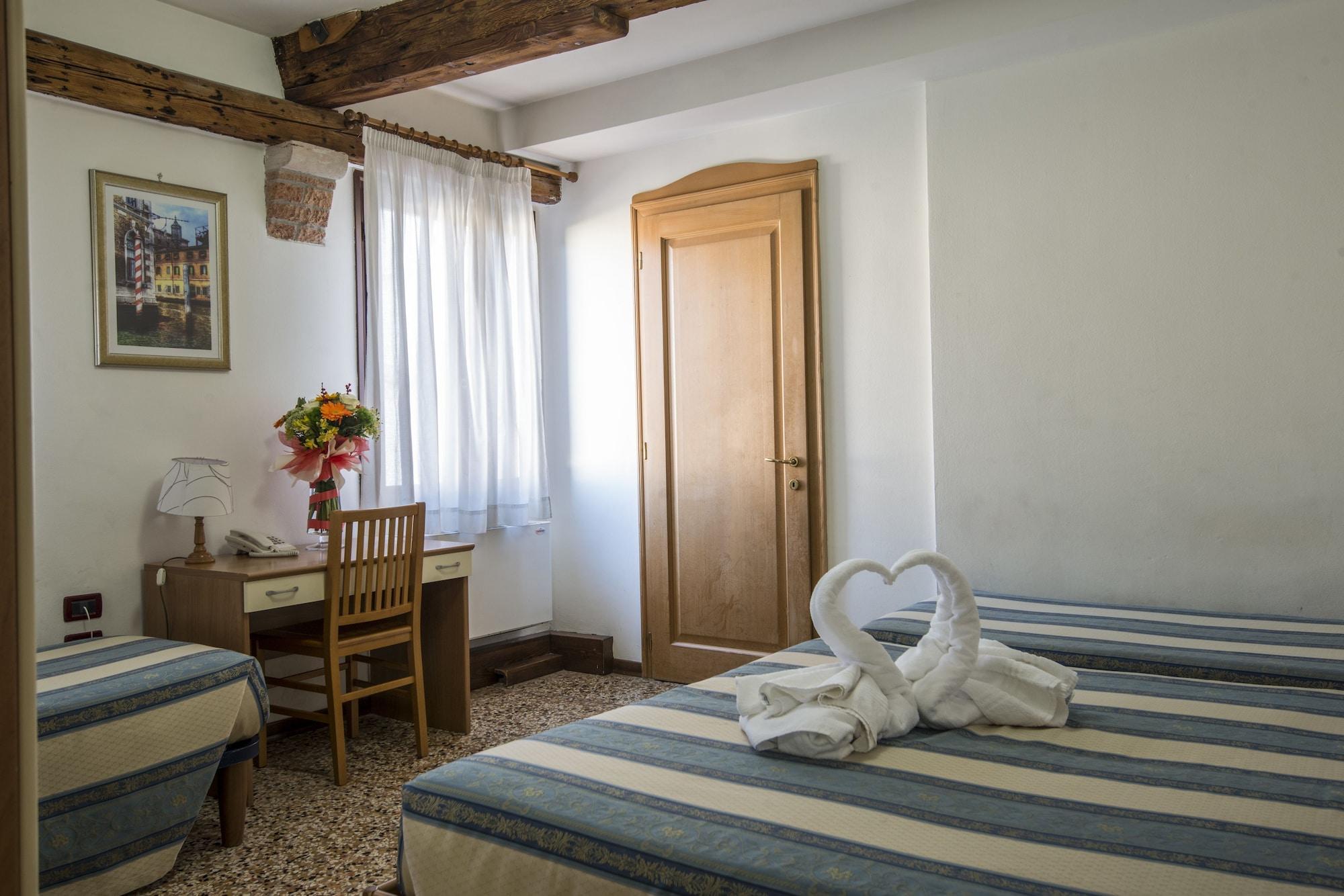 Casa Sant'Andrea Bed & Breakfast Venesia Bagian luar foto