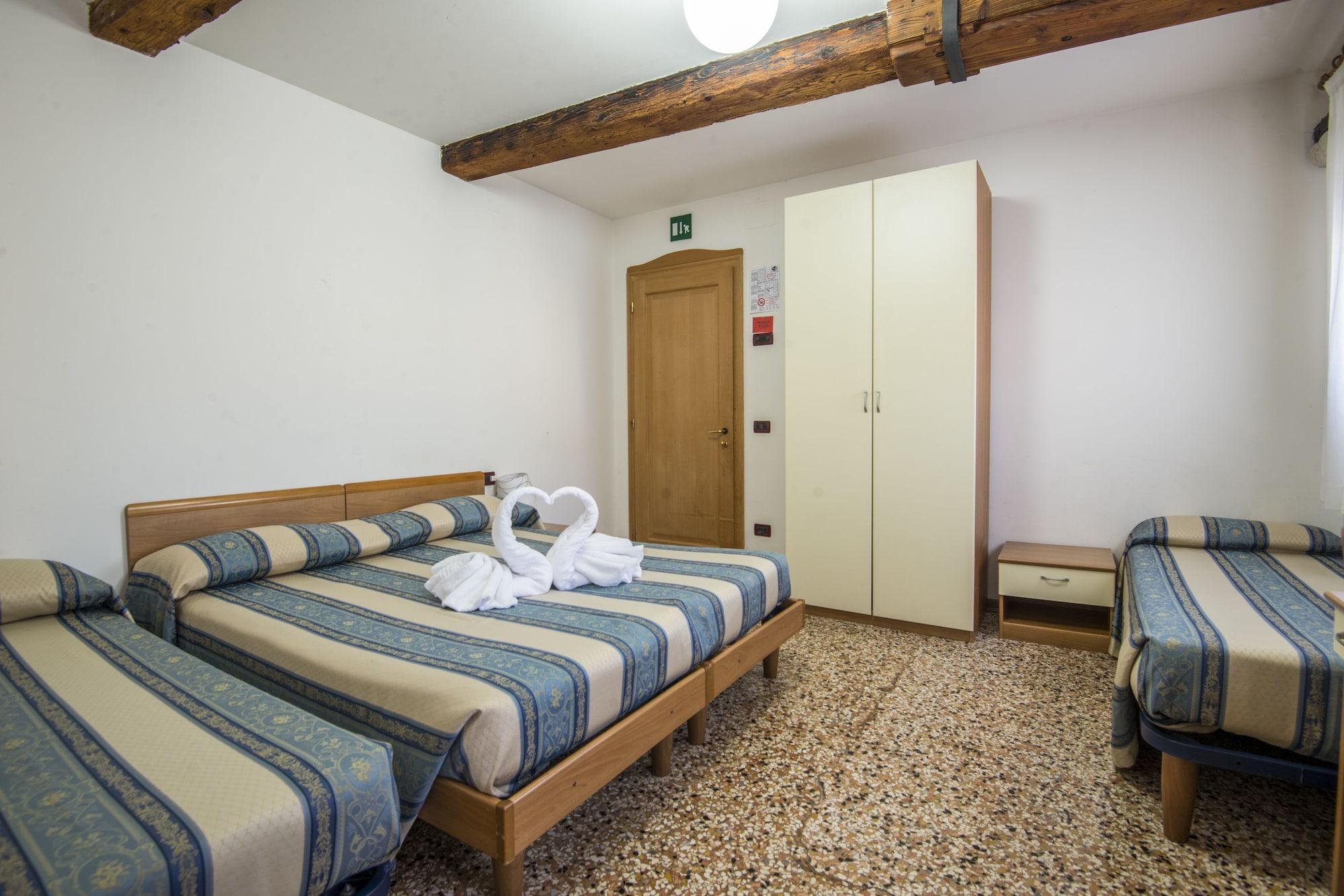 Casa Sant'Andrea Bed & Breakfast Venesia Bagian luar foto