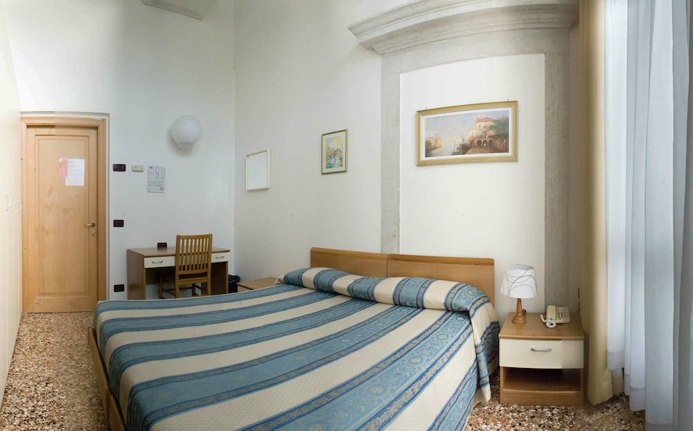 Casa Sant'Andrea Bed & Breakfast Venesia Bagian luar foto