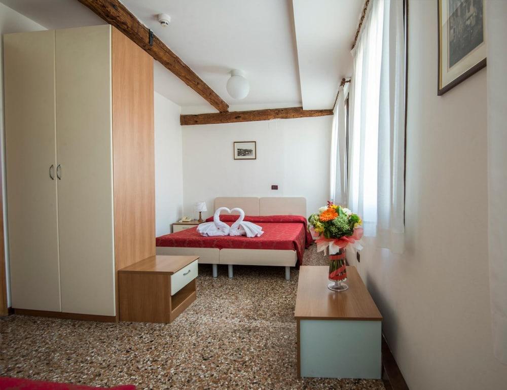 Casa Sant'Andrea Bed & Breakfast Venesia Bagian luar foto