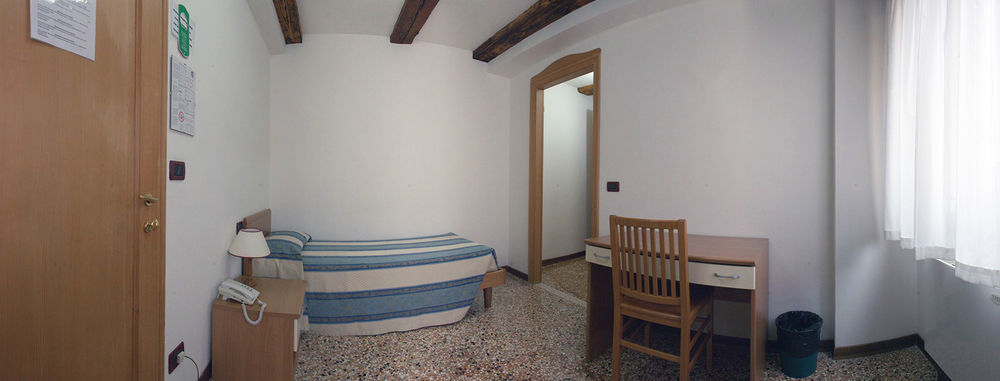 Casa Sant'Andrea Bed & Breakfast Venesia Bagian luar foto