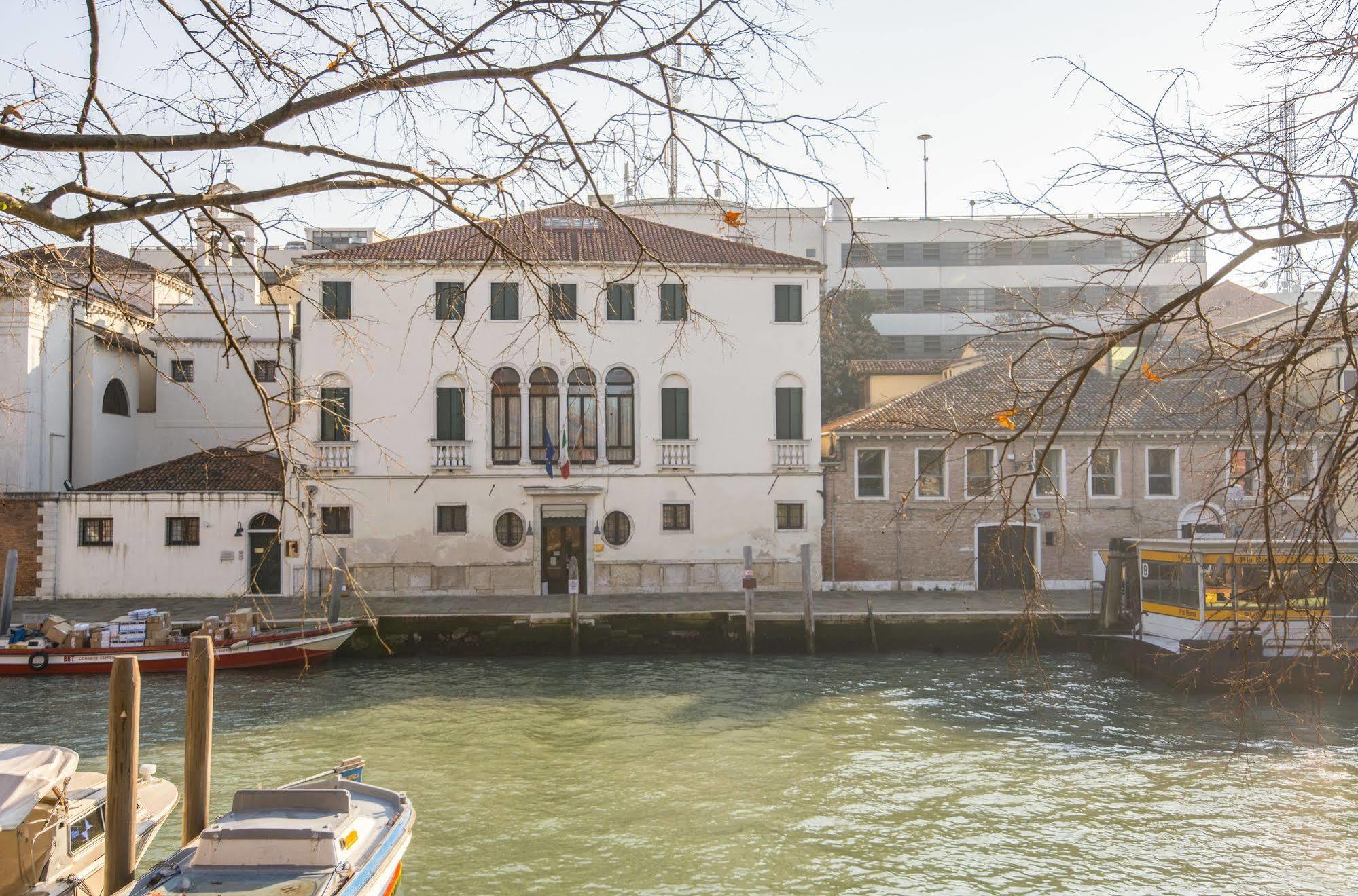 Casa Sant'Andrea Bed & Breakfast Venesia Bagian luar foto