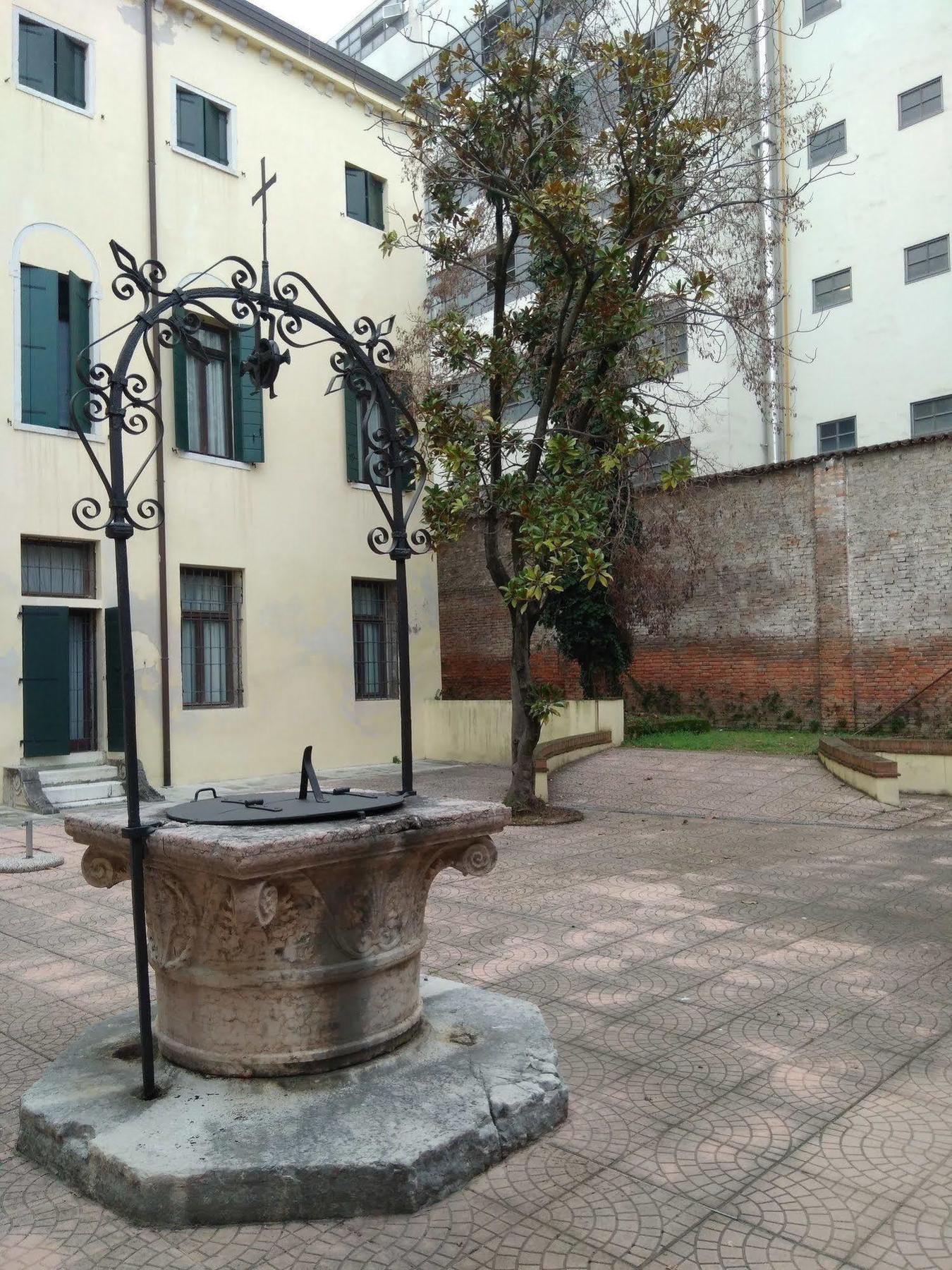 Casa Sant'Andrea Bed & Breakfast Venesia Bagian luar foto